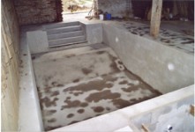 Výstavba betonového bazénu